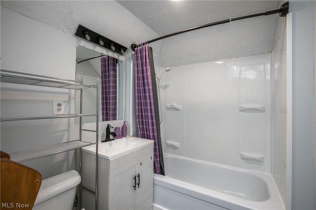 1424 S Liberty Avenue, Alliance, OH 44601