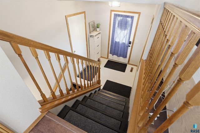 5704 S Megan Ave Avenue, Sioux Falls, SD 57106