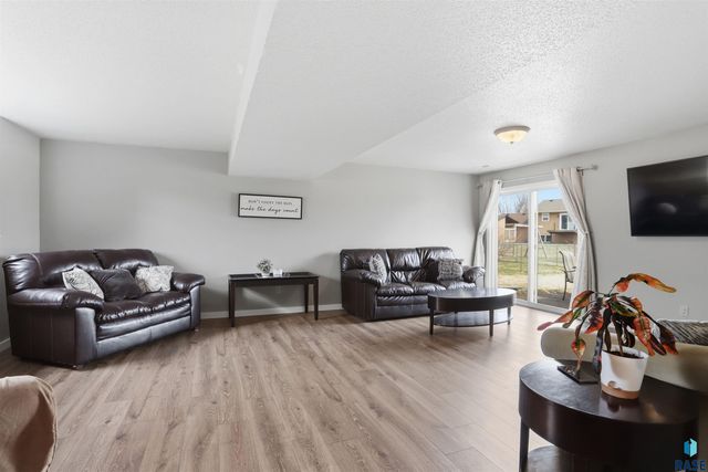 5704 S Megan Ave Avenue, Sioux Falls, SD 57106