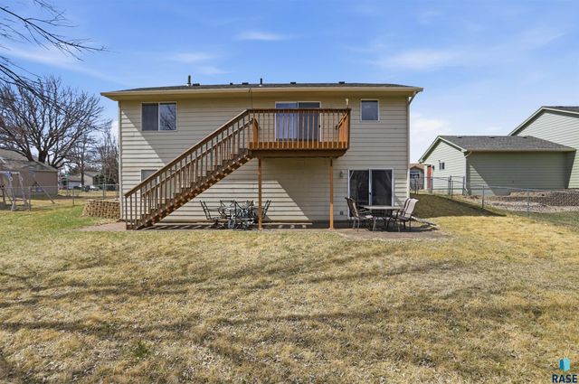 5704 S Megan Ave Avenue, Sioux Falls, SD 57106