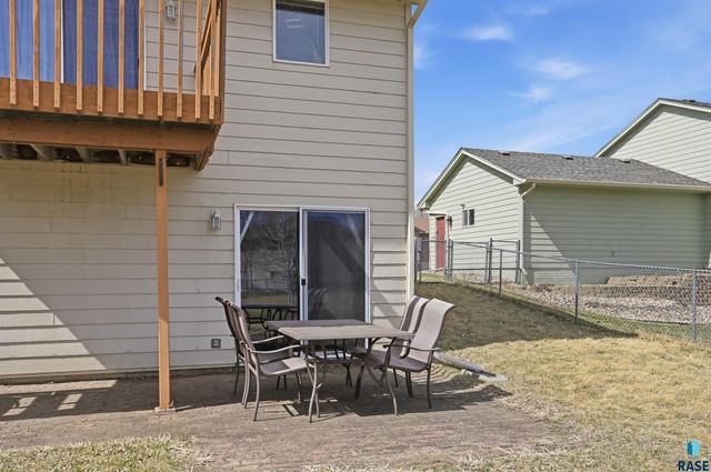 5704 S Megan Ave Avenue, Sioux Falls, SD 57106