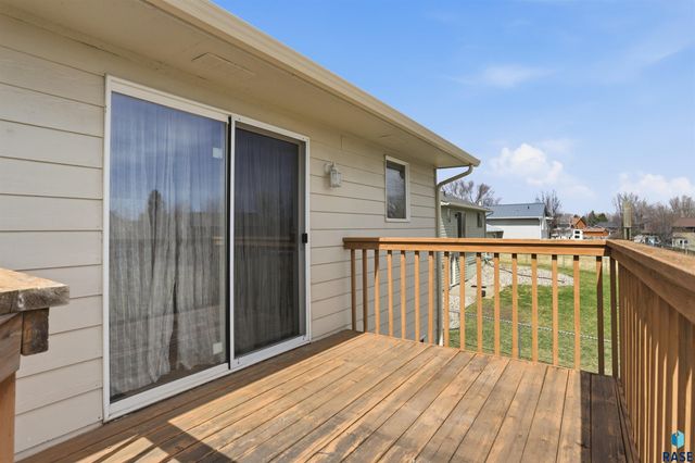 5704 S Megan Ave Avenue, Sioux Falls, SD 57106