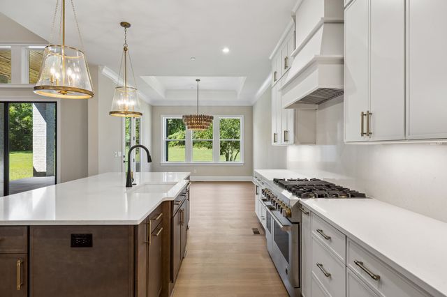 1709 Wilson Pike, Brentwood, TN 37027