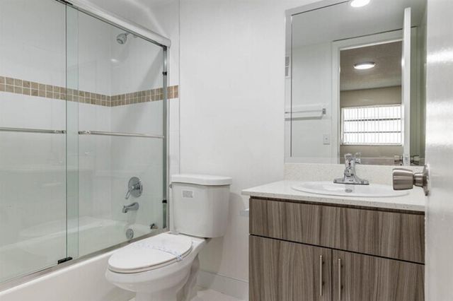 401 NW 34 Street 87-101, Pompano Beach, FL 33064