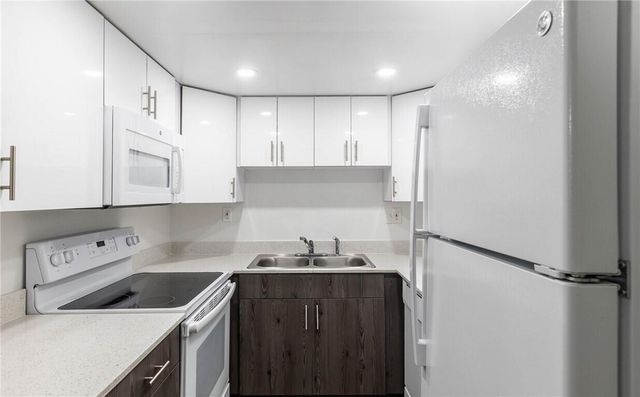 401 NW 34 Street 87-101, Pompano Beach, FL 33064