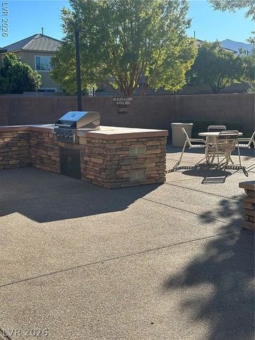 7950 Blue Lake Peak Street, Las Vegas, NV 89166
