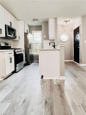 1416 Dighton CT, Virginia Beach, VA 23464