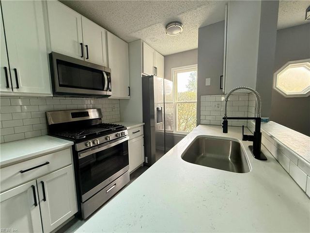 1416 Dighton CT, Virginia Beach, VA 23464