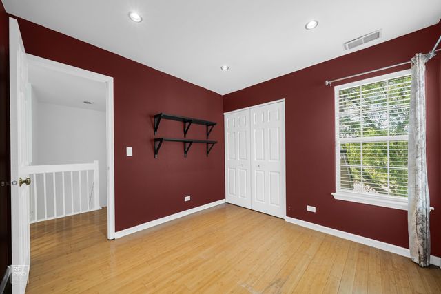 1724 Leeds Court, Mundelein, IL 60060