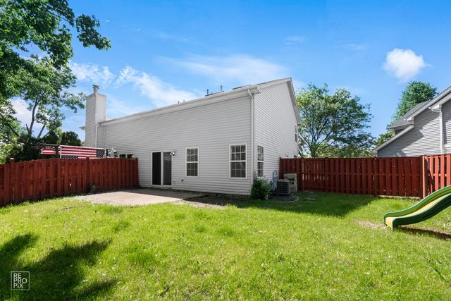 1724 Leeds Court, Mundelein, IL 60060