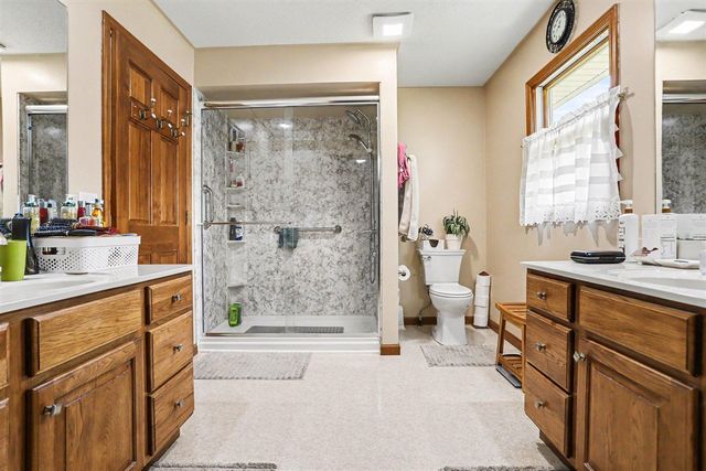17704 Moorepark Road, Three Rivers, MI 49093