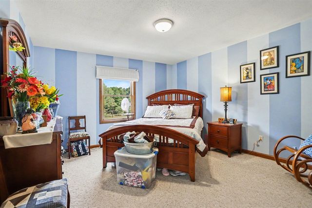 17704 Moorepark Road, Three Rivers, MI 49093