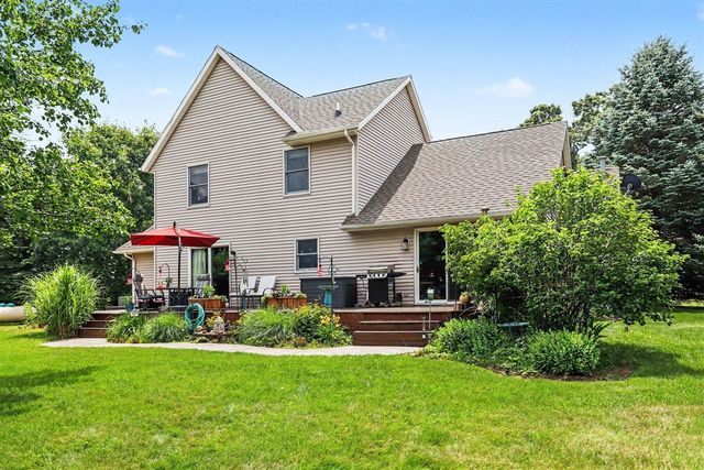 17704 Moorepark Road, Three Rivers, MI 49093