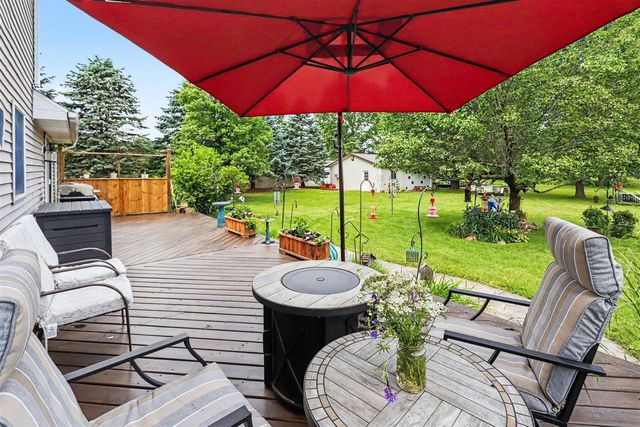 17704 Moorepark Road, Three Rivers, MI 49093