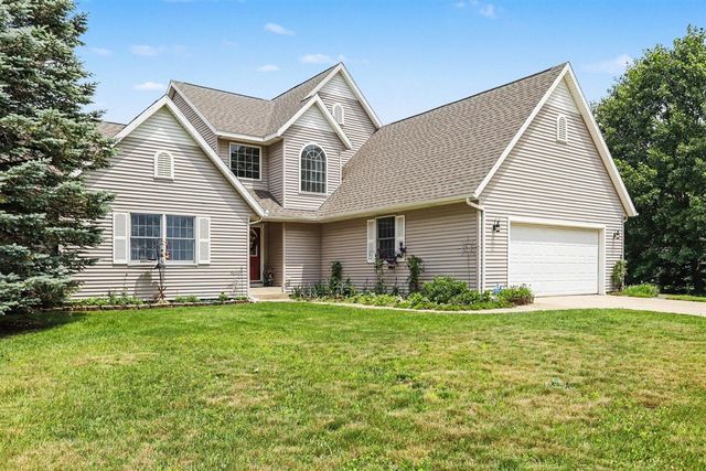 17704 Moorepark Road, Three Rivers, MI 49093