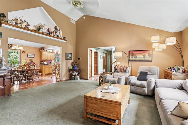 17704 Moorepark Road, Three Rivers, MI 49093