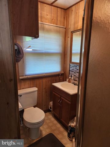 1692 GISH RD, Manheim, PA 17545