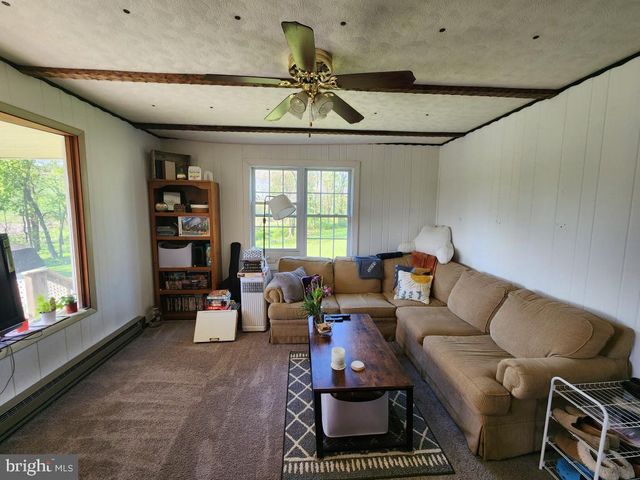 1692 GISH RD, Manheim, PA 17545