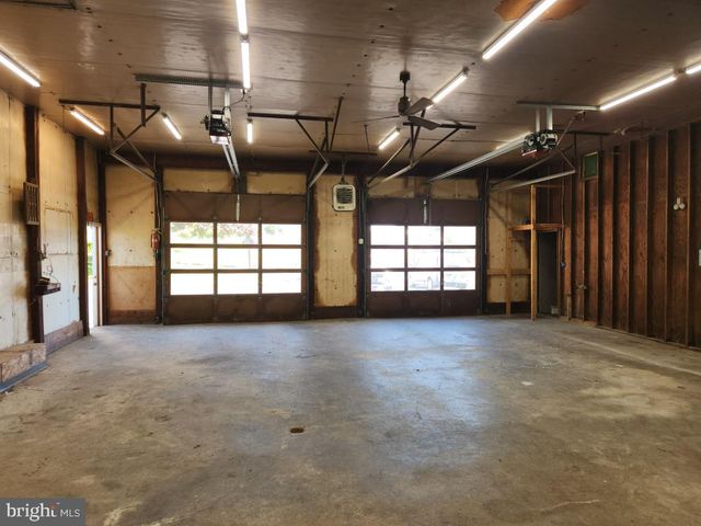 1692 GISH RD, Manheim, PA 17545