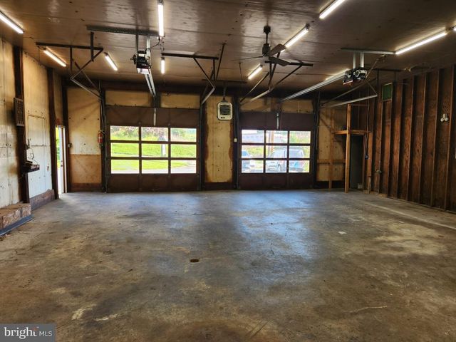 1692 GISH RD, Manheim, PA 17545