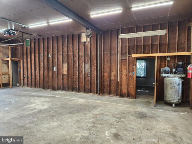 1692 GISH RD, Manheim, PA 17545