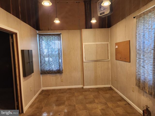 1692 GISH RD, Manheim, PA 17545
