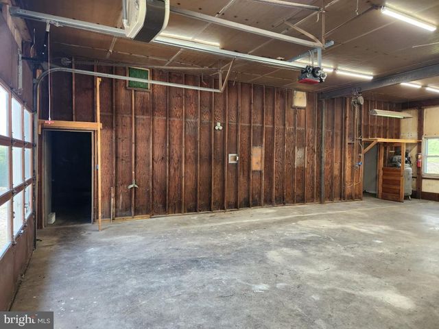 1692 GISH RD, Manheim, PA 17545