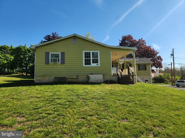 1692 GISH RD, Manheim, PA 17545