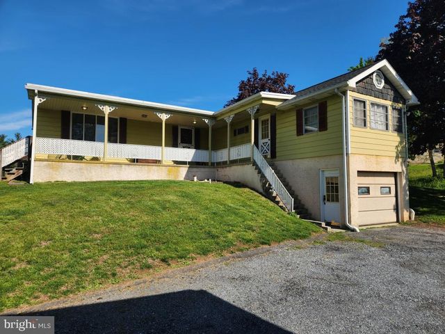 1692 GISH RD, Manheim, PA 17545
