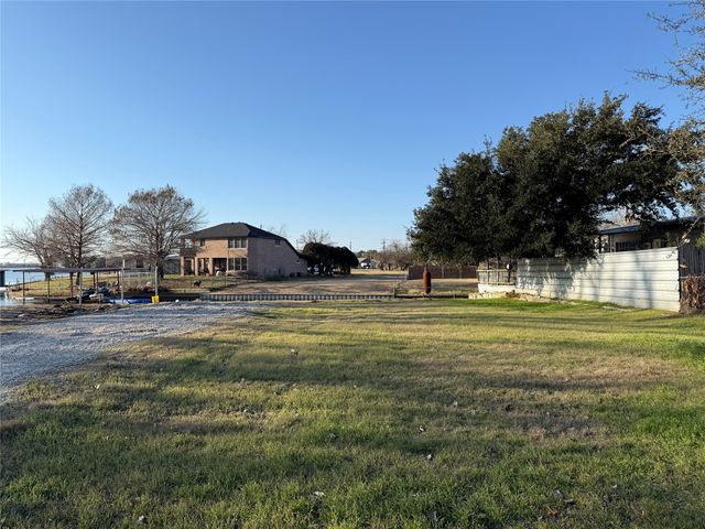 3905 Montgomery Drive, Granbury, TX 76049