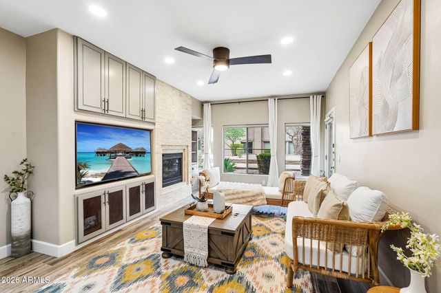 5350 E DEER VALLEY Drive 1250, Phoenix, AZ 85054