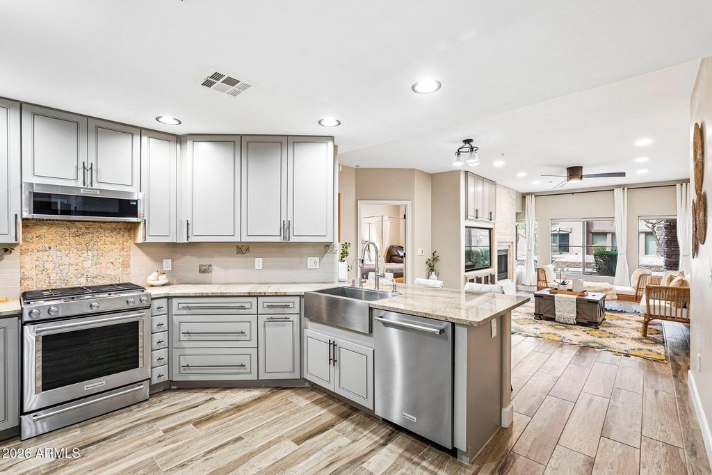 5350 E DEER VALLEY Drive 1250, Phoenix, AZ 85054