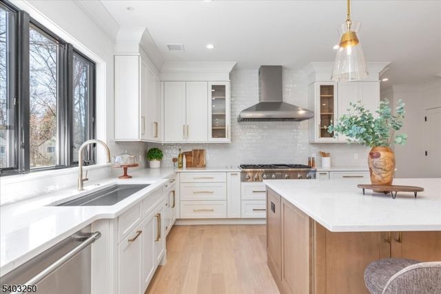 1822 North Gate, Scotch Plains Twp., NJ 07076