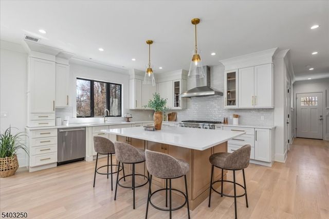 1822 North Gate, Scotch Plains Twp., NJ 07076