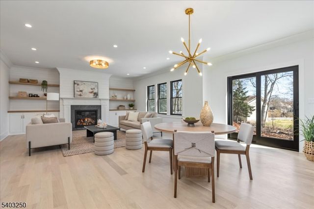 1822 North Gate, Scotch Plains Twp., NJ 07076