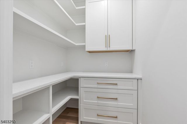 1822 North Gate, Scotch Plains Twp., NJ 07076