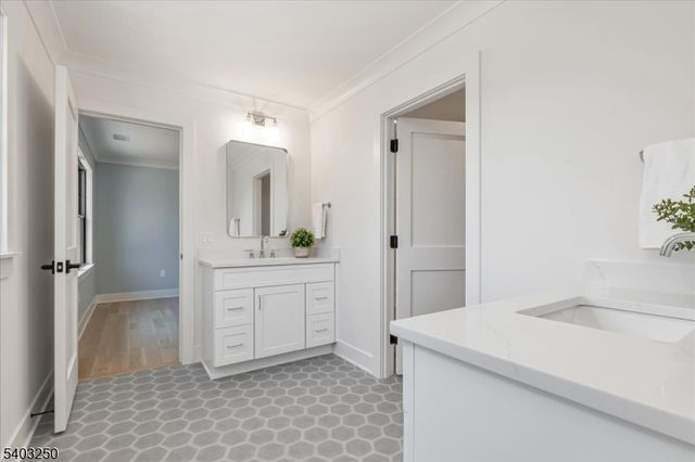 1822 North Gate, Scotch Plains Twp., NJ 07076