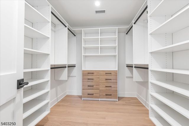 1822 North Gate, Scotch Plains Twp., NJ 07076