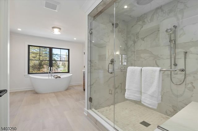 1822 North Gate, Scotch Plains Twp., NJ 07076