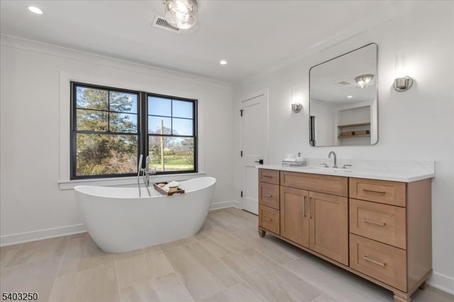 1822 North Gate, Scotch Plains Twp., NJ 07076