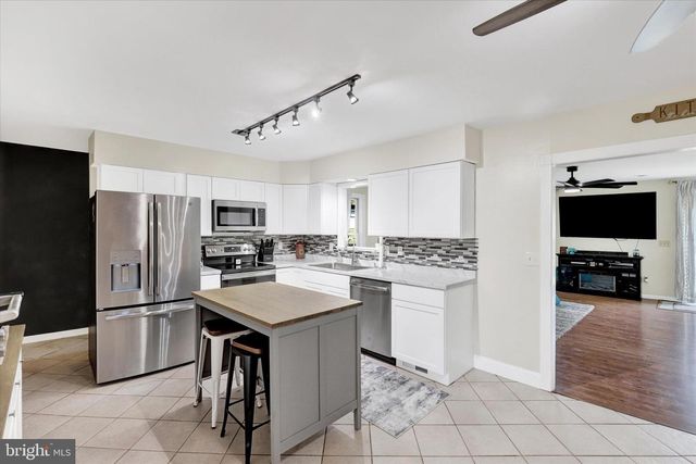 1352 BAIR RD, Bainbridge, PA 17502