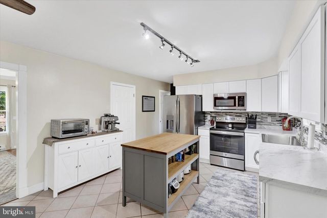 1352 BAIR RD, Bainbridge, PA 17502
