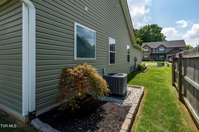 1388 Hammett Road, Johnson City, TN 37615