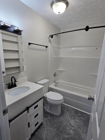 449 Keene Troy Pike, Versailles, KY 40383