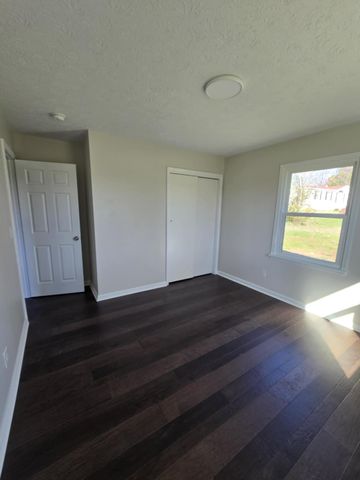 449 Keene Troy Pike, Versailles, KY 40383