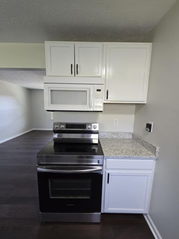 449 Keene Troy Pike, Versailles, KY 40383