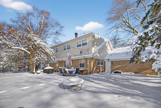 16 Illinois STREET, Racine, WI 53405