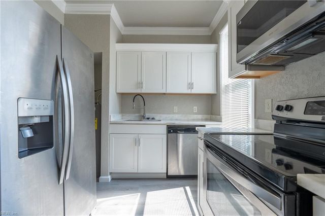 9294 1st View St Apt 1, Norfolk, VA 23503