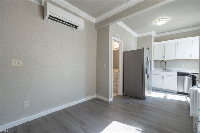 9294 1st View St Apt 1, Norfolk, VA 23503