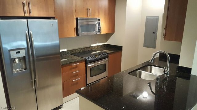 200 West Sahara Avenue 2004, Las Vegas, NV 89102